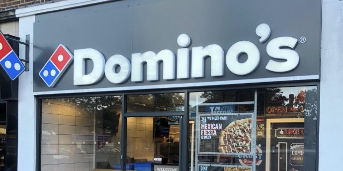 Domino’s storefront exterior